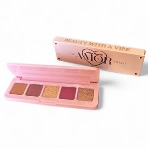 Luna Magic “Amor” Eyeshadow Pallette